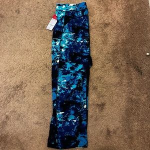NWT blue print crop leggings with pockets